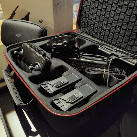 DJI Mavic Air Drone - Picture 2 of 7